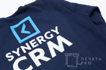 Синие свитшоты с логотипом «CYNERGY CRM»